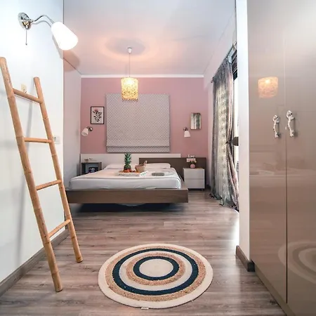 Loft Style Near The Old Town Apartman *