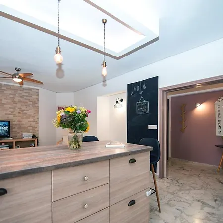 Loft Style Near The Old Town *
