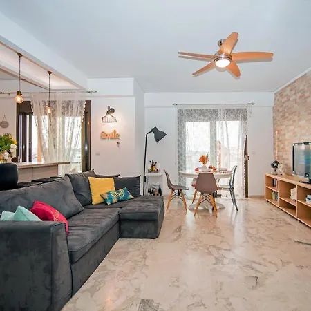 Loft Style Near The Old Town Apartment