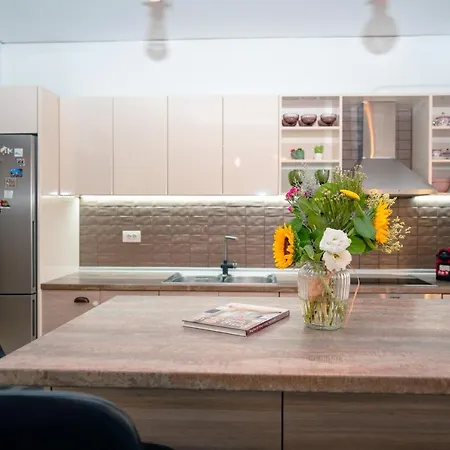 Апартаменты Loft Style Near The Old Town *